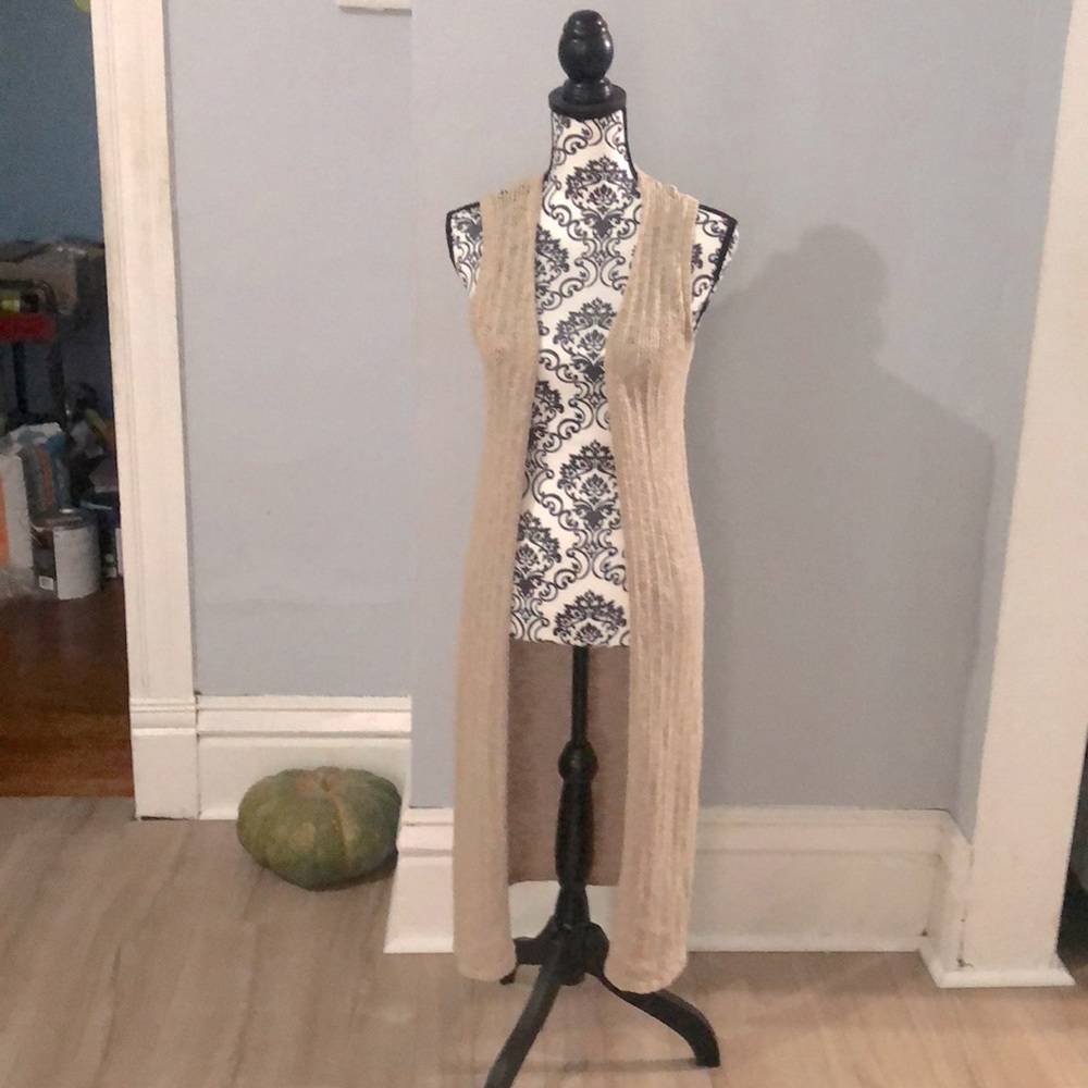 Tan knitted vest😘